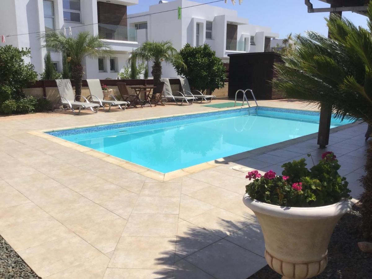 Carolyn Villa Is A Luxury 4-Bedroom Villa With Private Pool In Ayia Napa Eksteriør billede