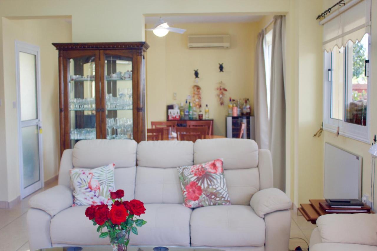 Carolyn Villa Is A Luxury 4-Bedroom Villa With Private Pool In Ayia Napa Eksteriør billede