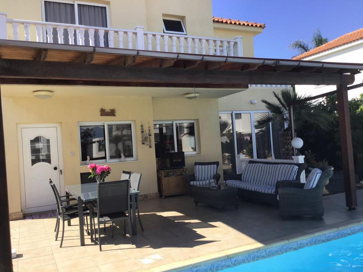 Carolyn Villa Is A Luxury 4-Bedroom Villa With Private Pool In Ayia Napa Eksteriør billede
