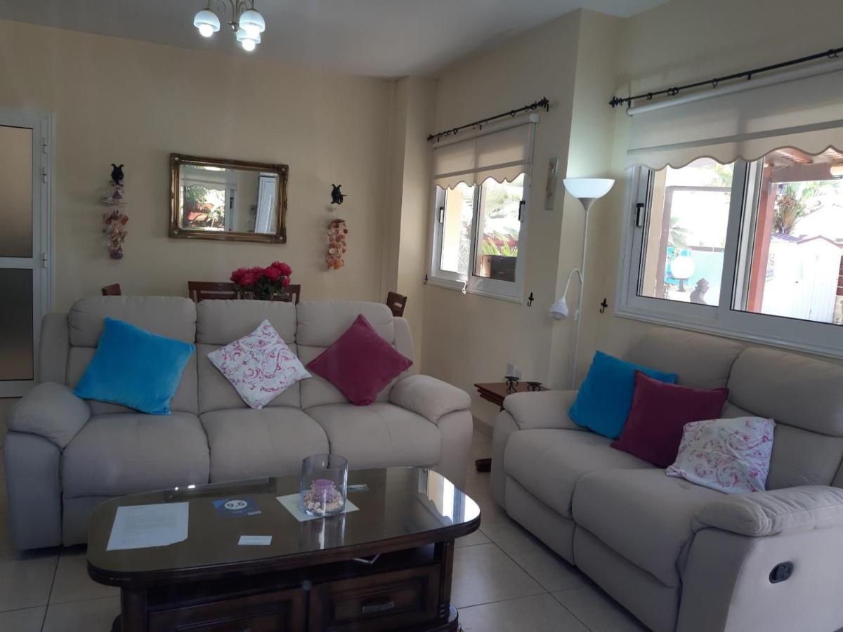 Carolyn Villa Is A Luxury 4-Bedroom Villa With Private Pool In Ayia Napa Eksteriør billede